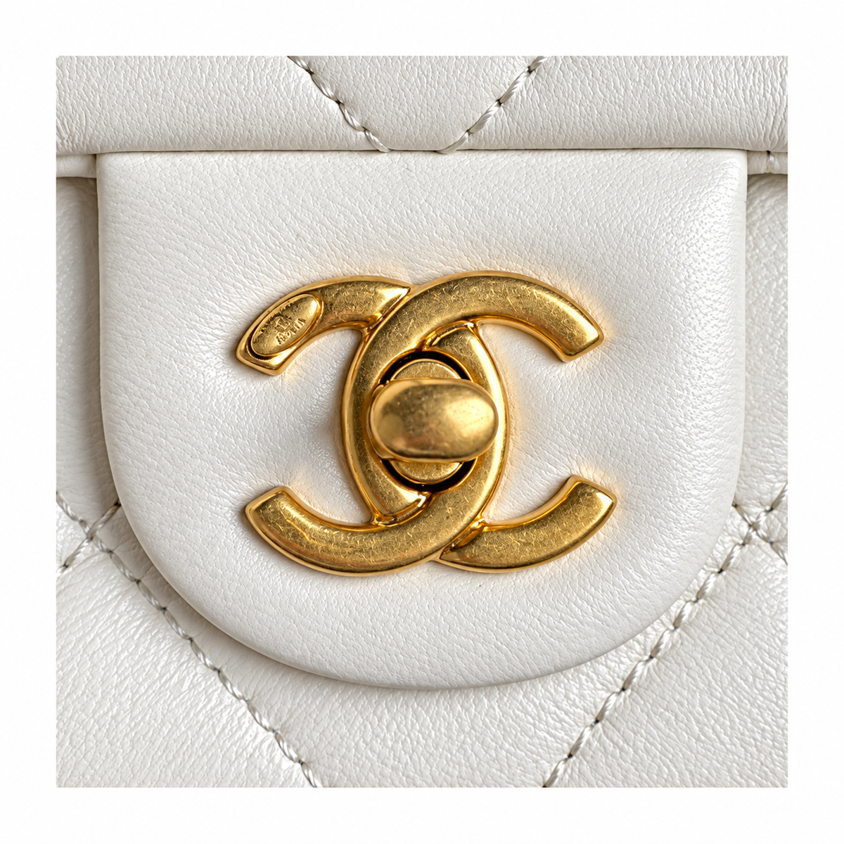Chanel Quilted CC Mini Flap Bag 12×16×5cm